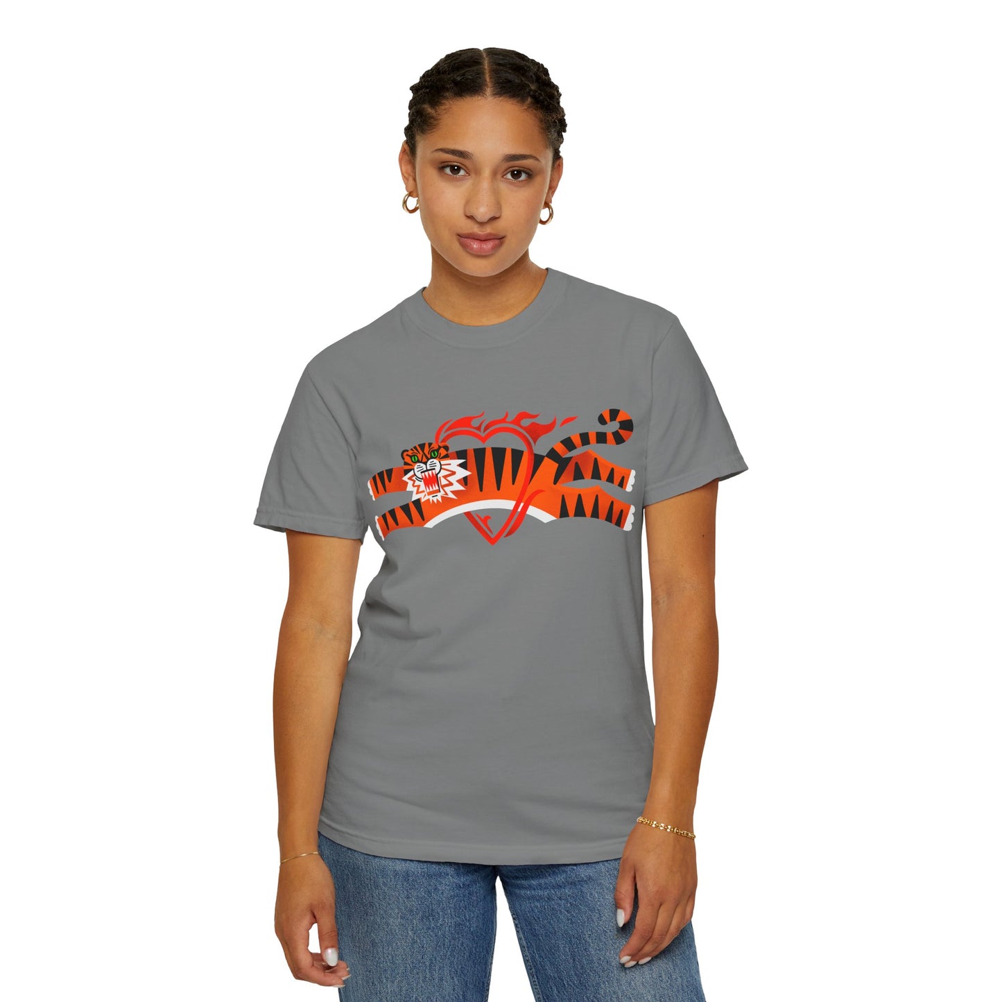 Tiger in love Unisex T-Shirt - Perfect for Nature Lovers & Casual Outings