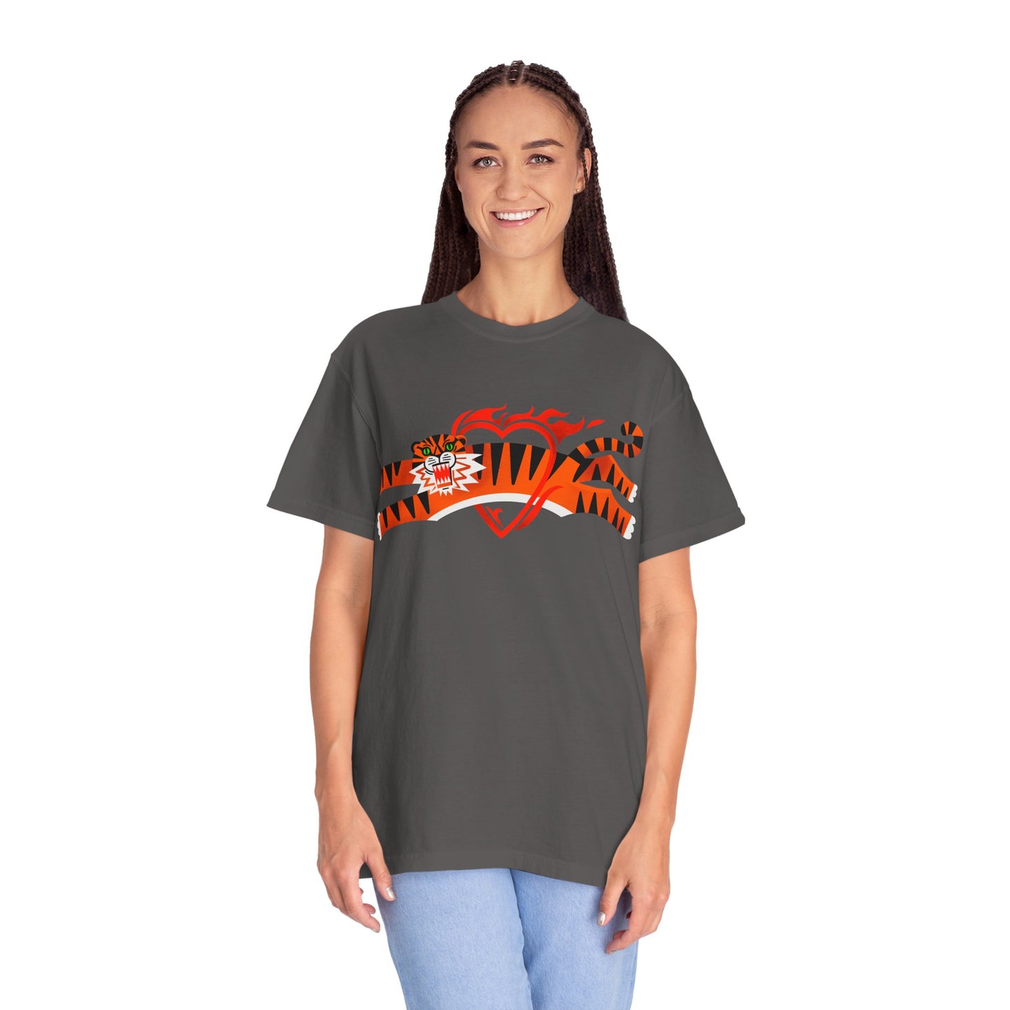 Tiger in love Unisex T-Shirt - Perfect for Nature Lovers & Casual Outings