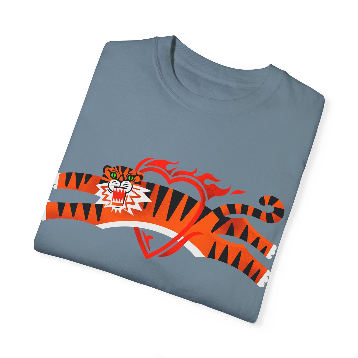 Tiger in love Unisex T-Shirt - Perfect for Nature Lovers & Casual Outings