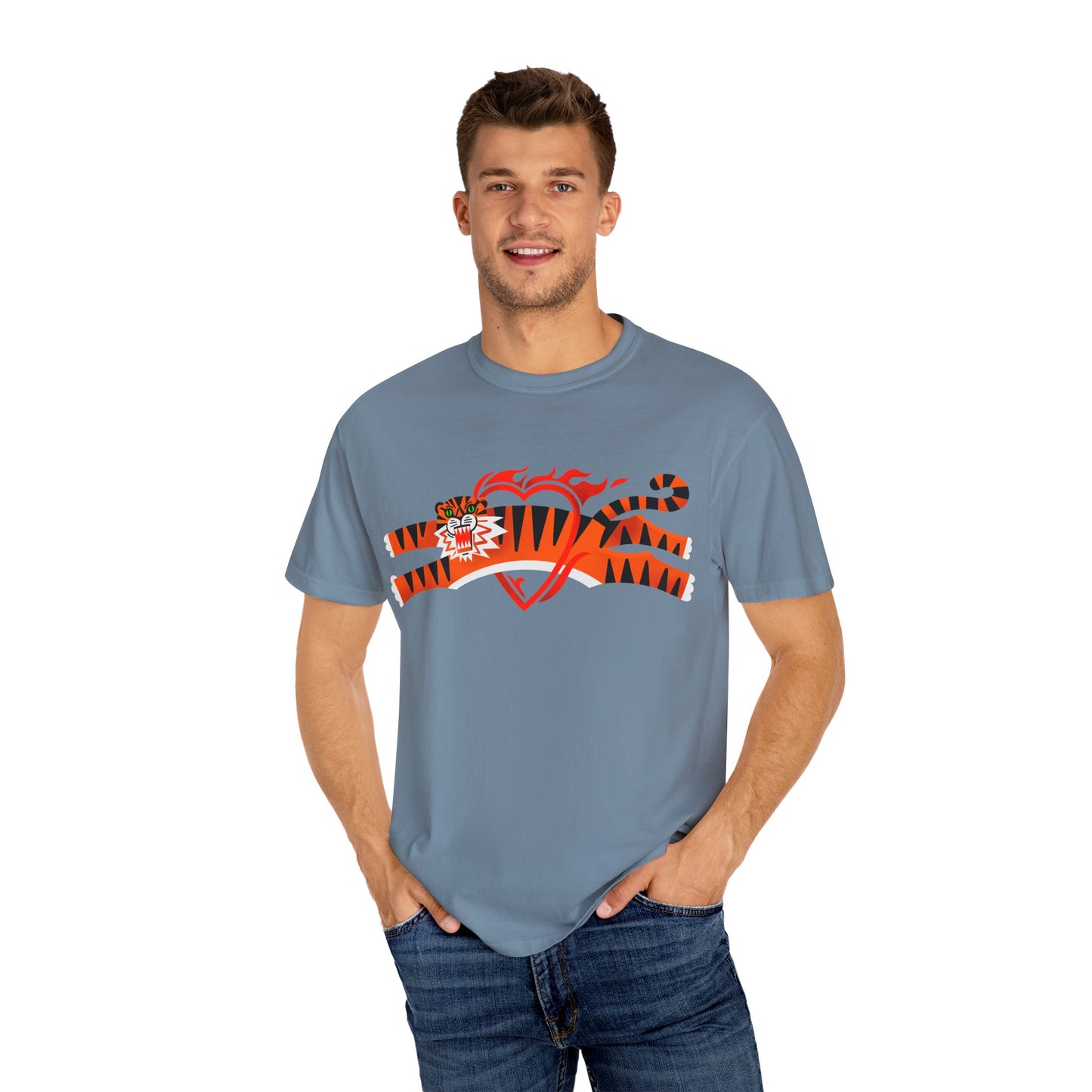 Tiger in love Unisex T-Shirt - Perfect for Nature Lovers & Casual Outings